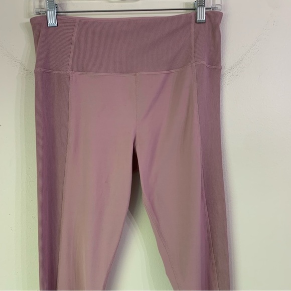 Athleta Leggings Elation Hybrid Pink Barre
Ribbed Tights Pink Medium - Picture 3 of 9